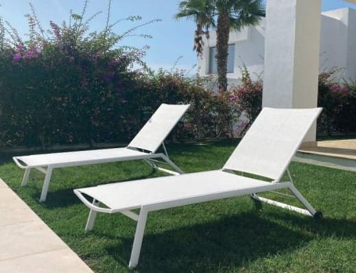 Tumbona individual con ruedas modelo MENORCA Majestic Garden.