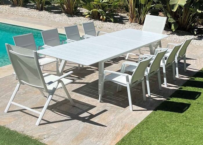 Mesa extensible y sillas para exterior Madagascar