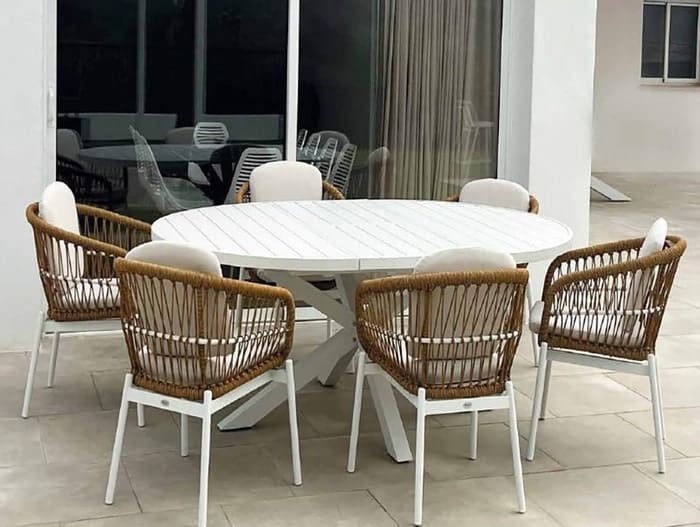 Mesa redonda y sillas extensible para exterior Madeira