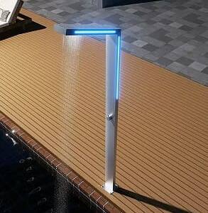 Ducha de exterior para piscina - acero inox. y luz led Sense de Imex